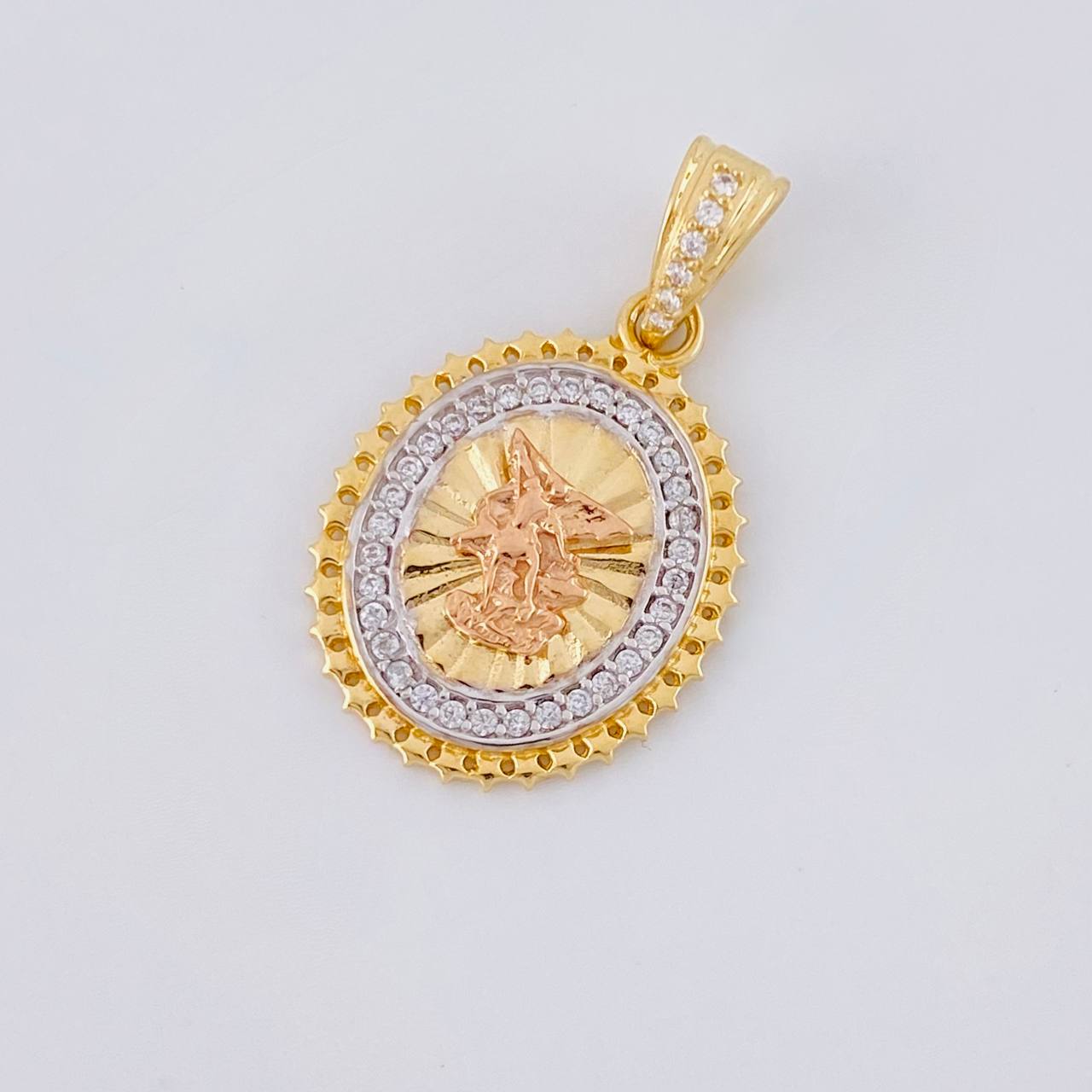 Pendant Medallion with Dotted Edges Saint Michael 2.85g / 1 in Three Golds 18K