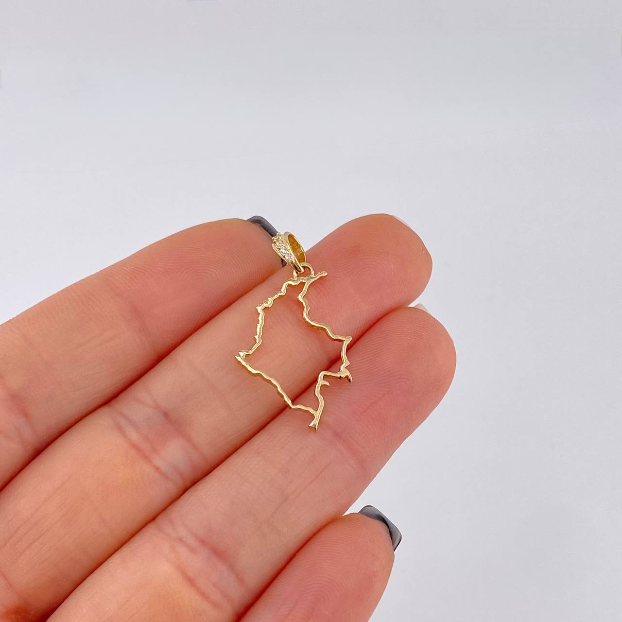 Pendant Silhouette Map 0.95g / 1 in Yellow Gold 18K