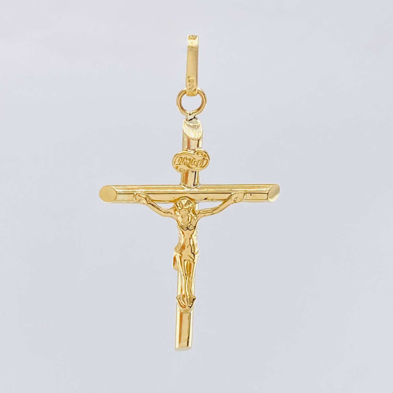 Dije Cruz Cristo Puntas Planas 1.4 g / 1 3/4 in Oro Amarillo 18K