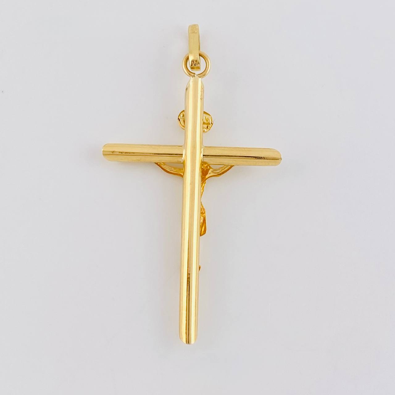 Dije Cruz Cristo Puntas Planas 1.5 g / 1 3/4 in Oro Amarillo 18K