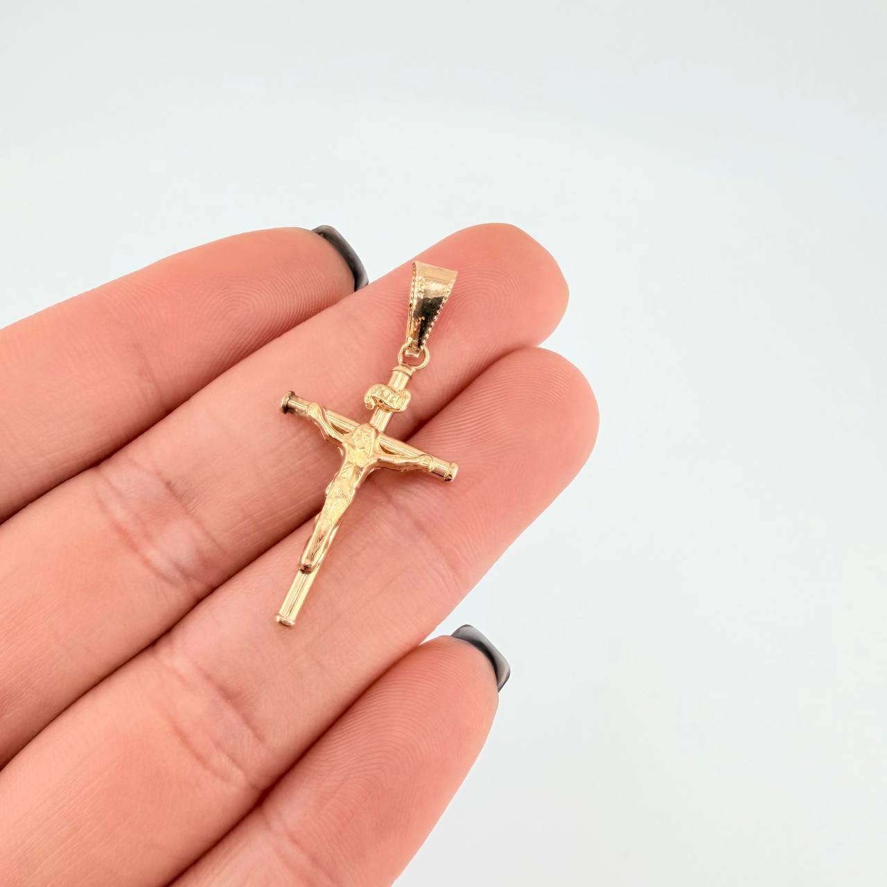 Pendant Cross Christ 1.1 g / 1 1/2 in 18K Yellow Gold