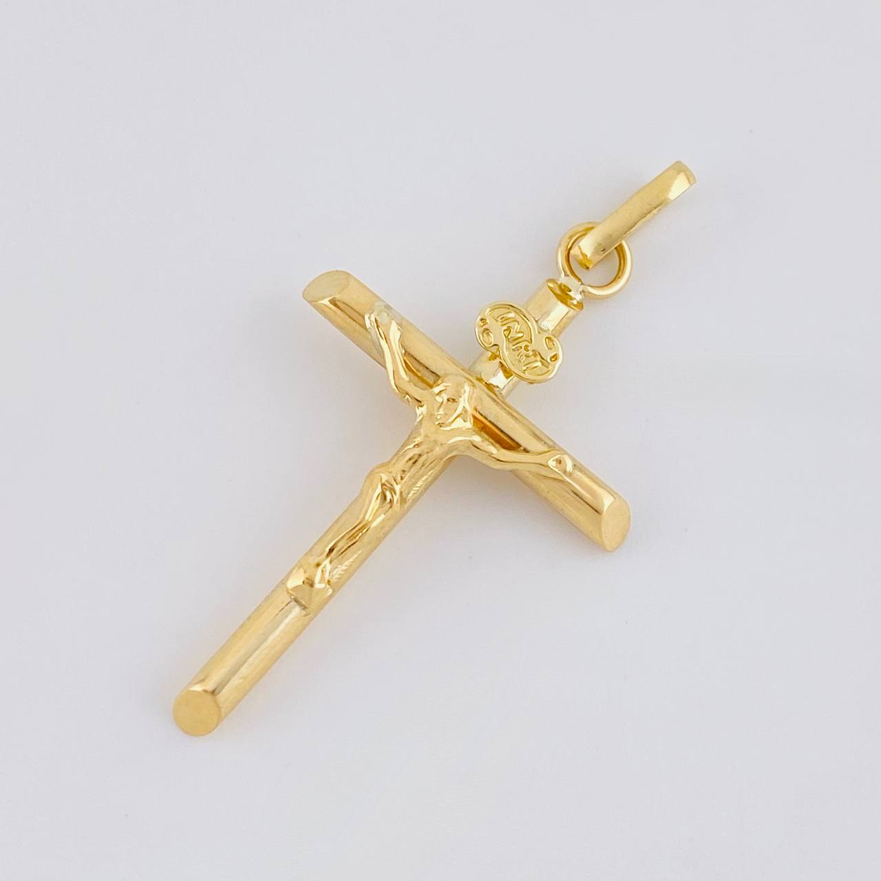 Dije Cruz Cristo Puntas Planas 1.25 g / 1 1/2 in Oro Amarillo 18K