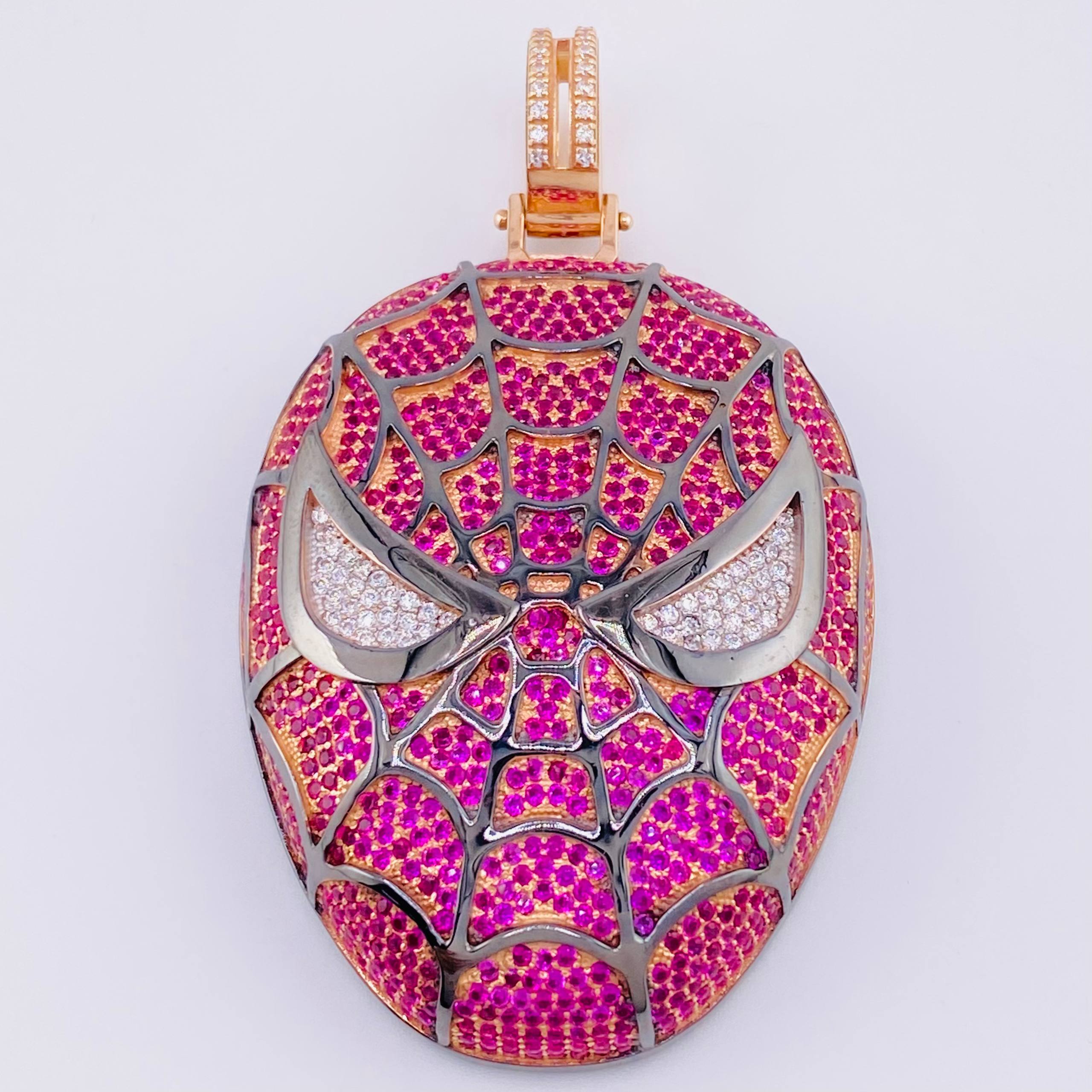 Pendant Mask 68.5g / 2 3/4 in 18K Yellow Gold