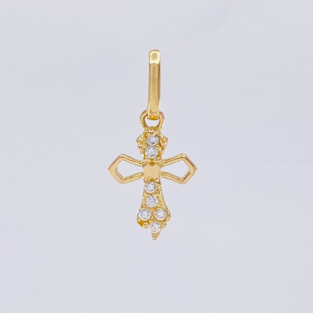 Dije Cruz Puntas Flechas 0.7g / 3/4 in Oro Amarillo 18K