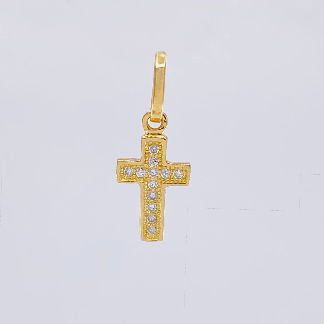 Dije Cruz Basteada 0.6g / 3/4 in Oro Amarillo 18K