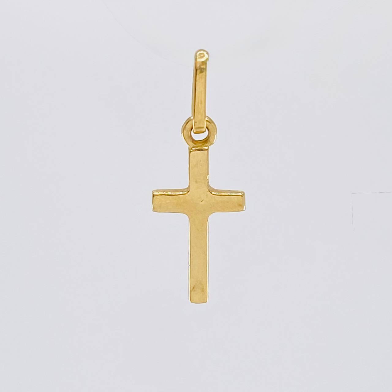 Dije Cruz Lisa 0.8g / 3/4 in Oro Amarillo 18K