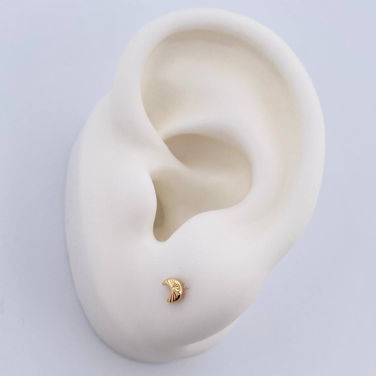 Stud Earrings Moon 0.45gr / 18K Gold $