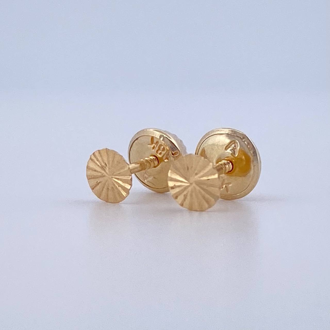 Flat Circle Stud Earrings 0.45gr / 18K Gold $