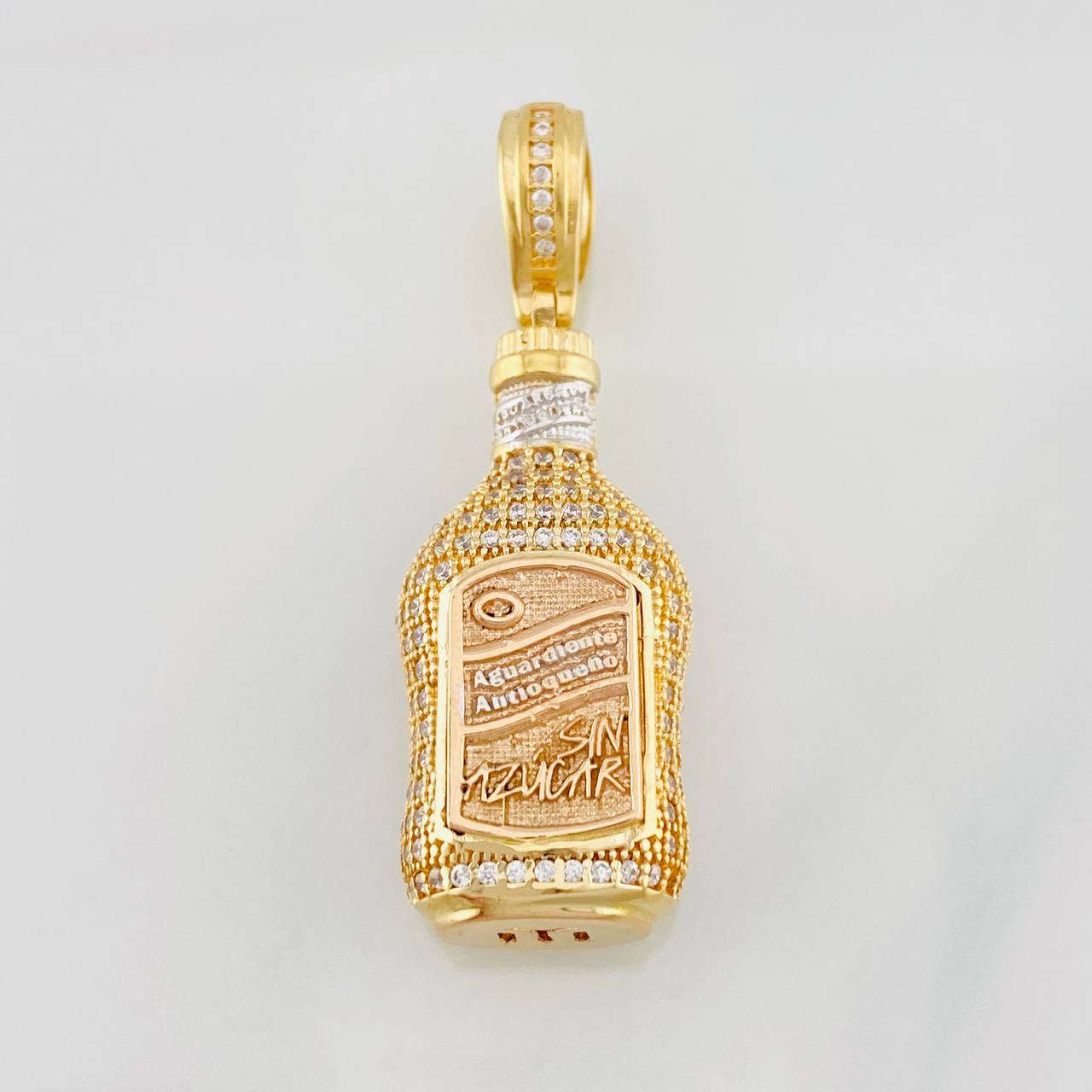 Dije Botella Licor 11.05g / 1 1/2 in Tres Oros 18K