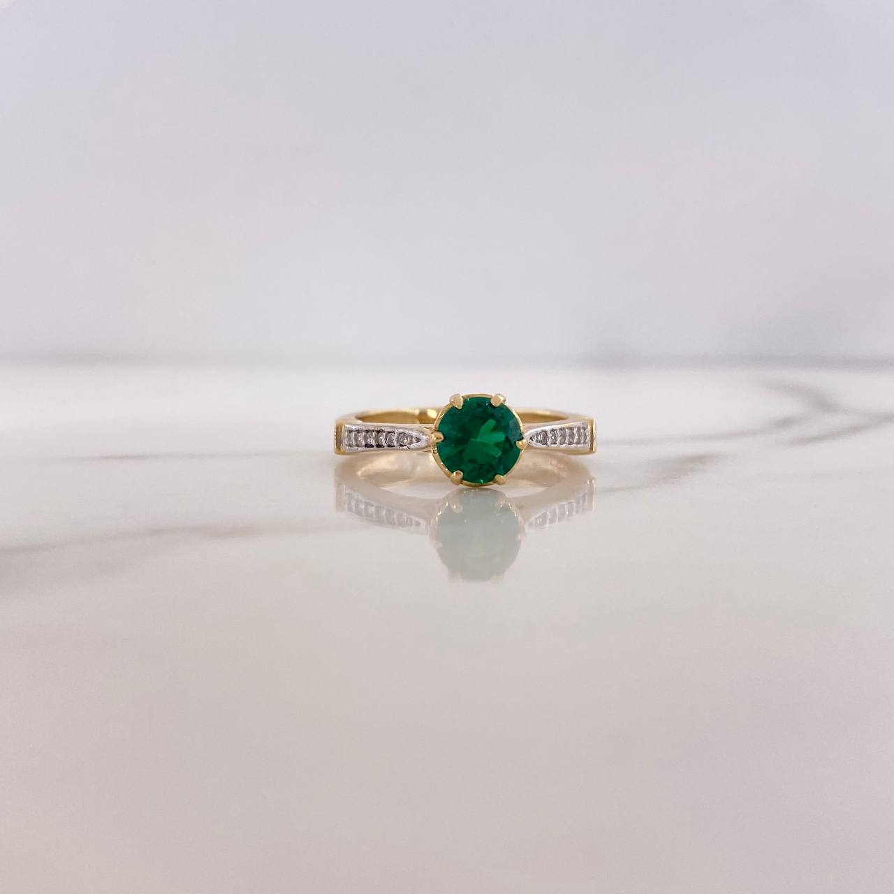 Ring Solitaire 3.35gr / Size 6 1/2 / Green and White Zircons Two 18K Yellow and White Golds &