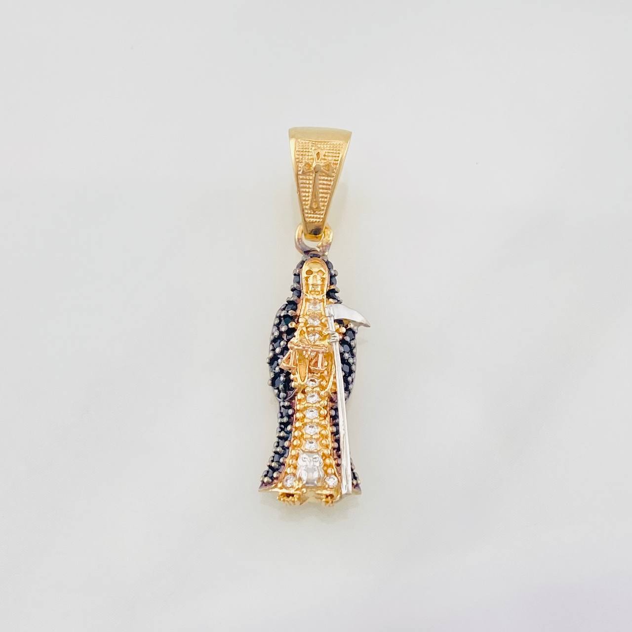 Pendant Santa Muerte 2.45g / 1 1/4 in Three Golds 18K