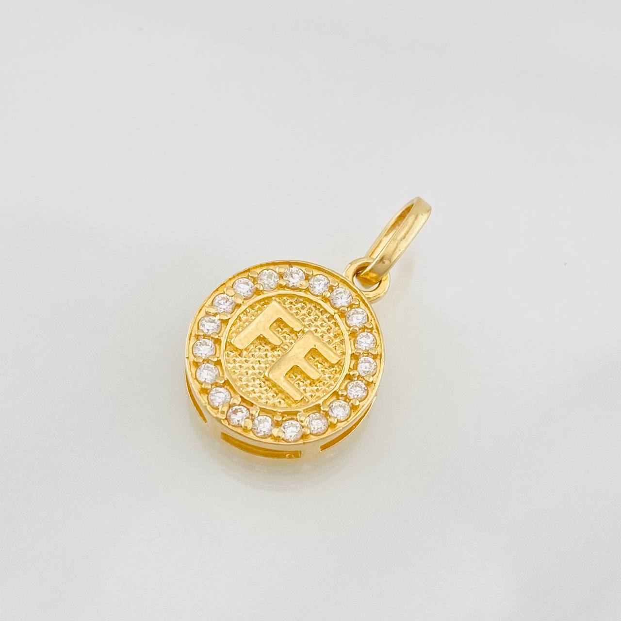 Dije Fe 1.8g / 3/4 in Oro Amarillo 18K