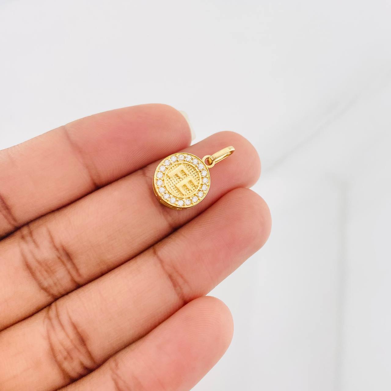 Dije Fe 1.8g / 3/4 in Oro Amarillo 18K