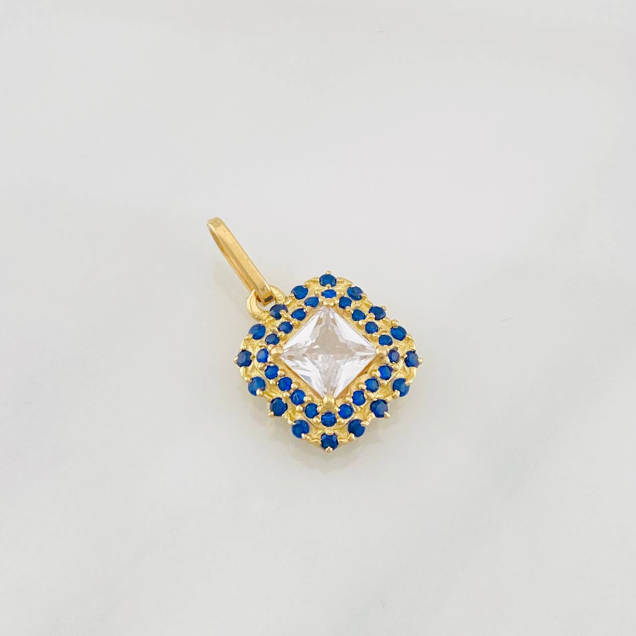 Dije Halo Cuadrado 2g / 3/4 in Oro Amarillo 18K