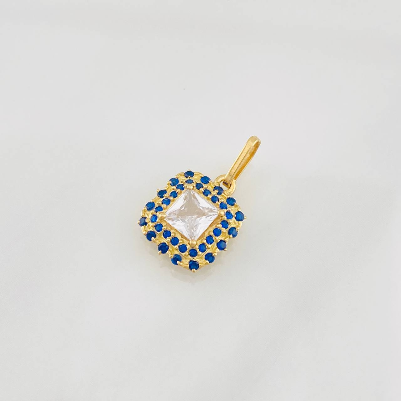 Dije Halo Cuadrado 2g / 3/4 in Oro Amarillo 18K