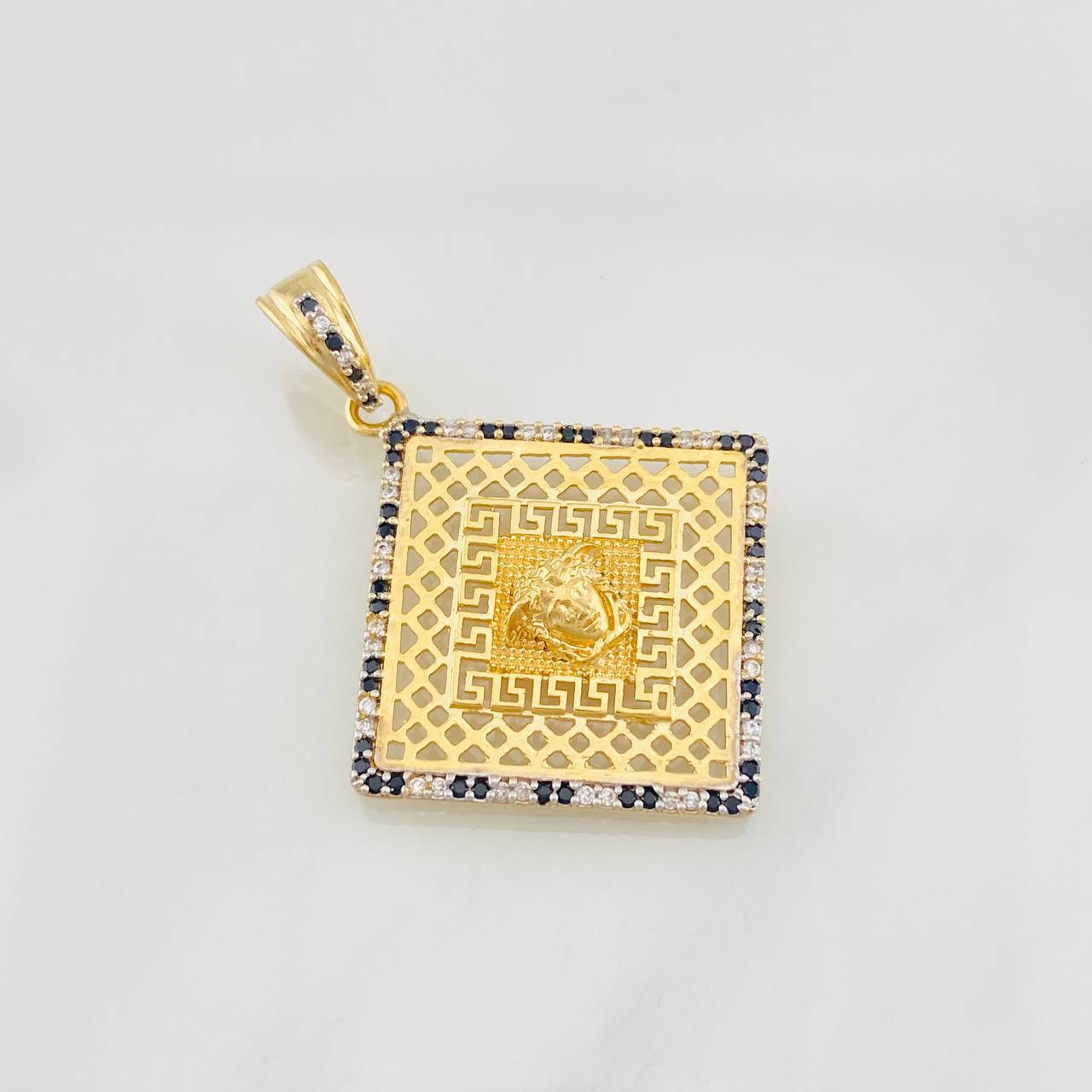 Dije Medalla Medusa 5.25g / 1 1/2 in Oro Amarillo 18K