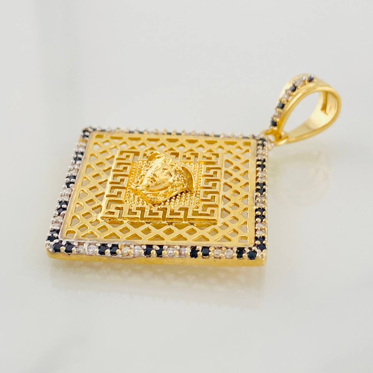 Dije Medalla Medusa 5.25g / 1 1/2 in Oro Amarillo 18K