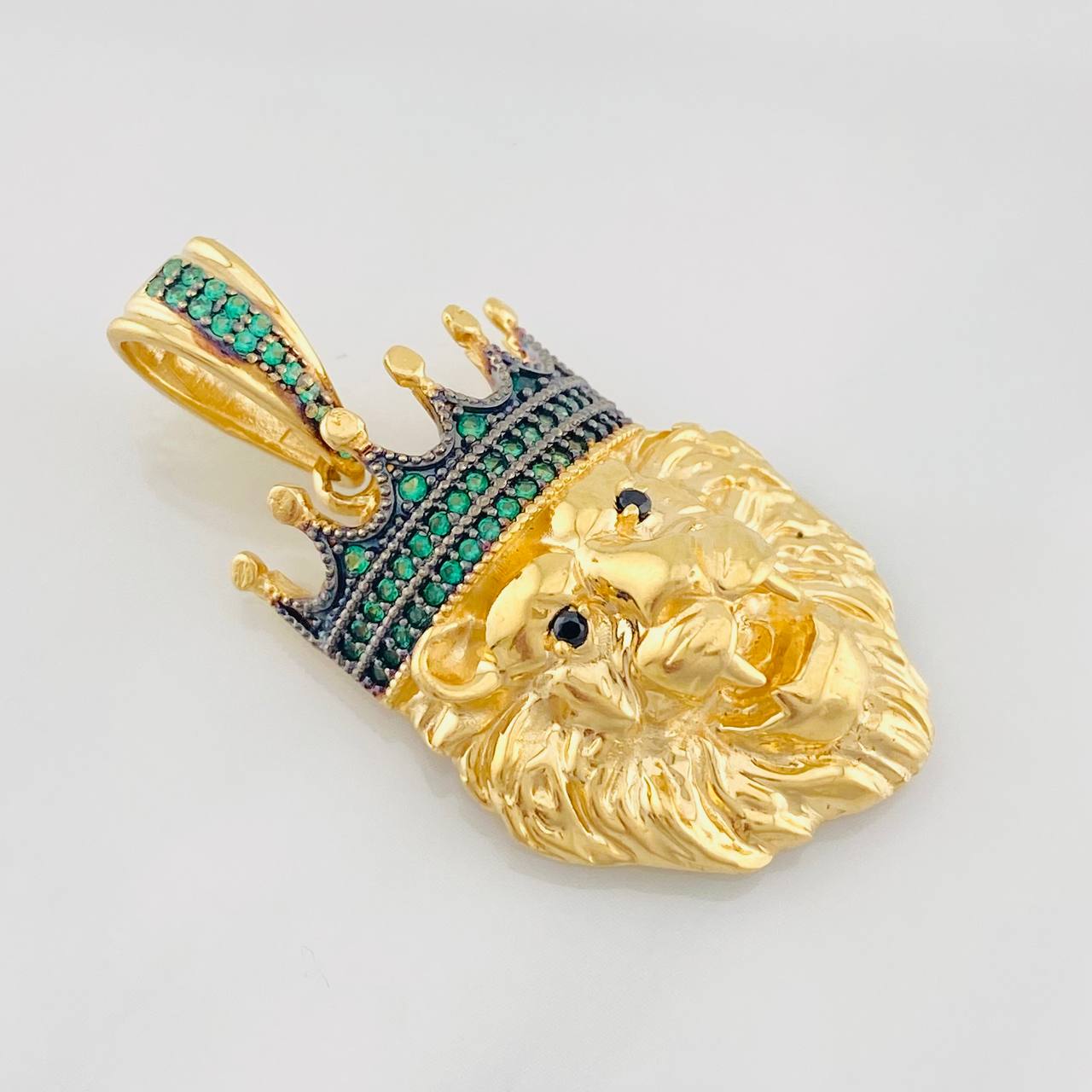 Dije Rey Leon 9.25g / 1 1/2 in Dos Oros Negro Amarillo 18K