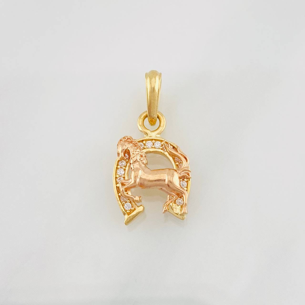 Pendant Horseshoe Horse 1.8g / 3/4 in Two-Tone Yellow Rose 18K