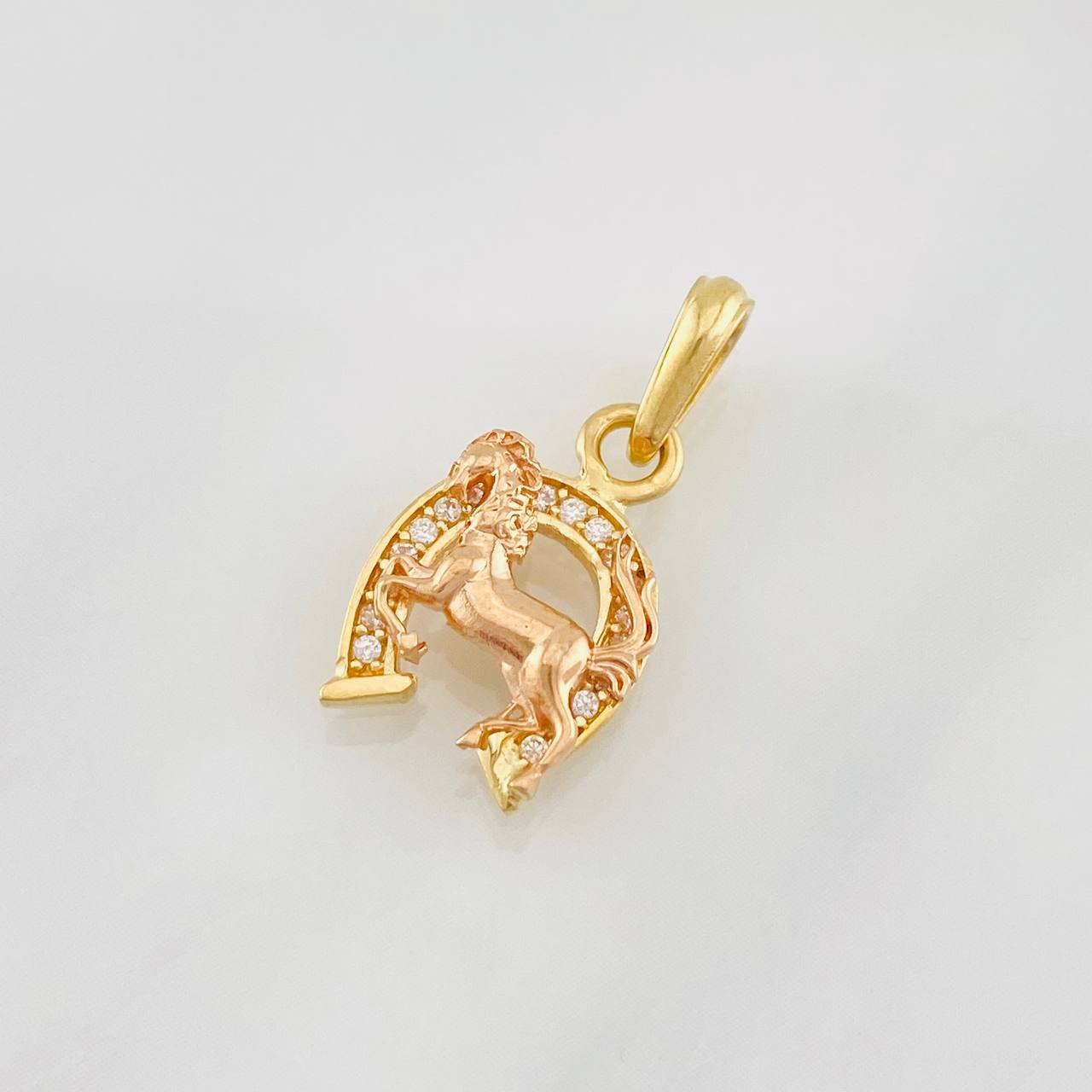 Pendant Horseshoe Horse 1.8g / 3/4 in Two-Tone Yellow Rose 18K