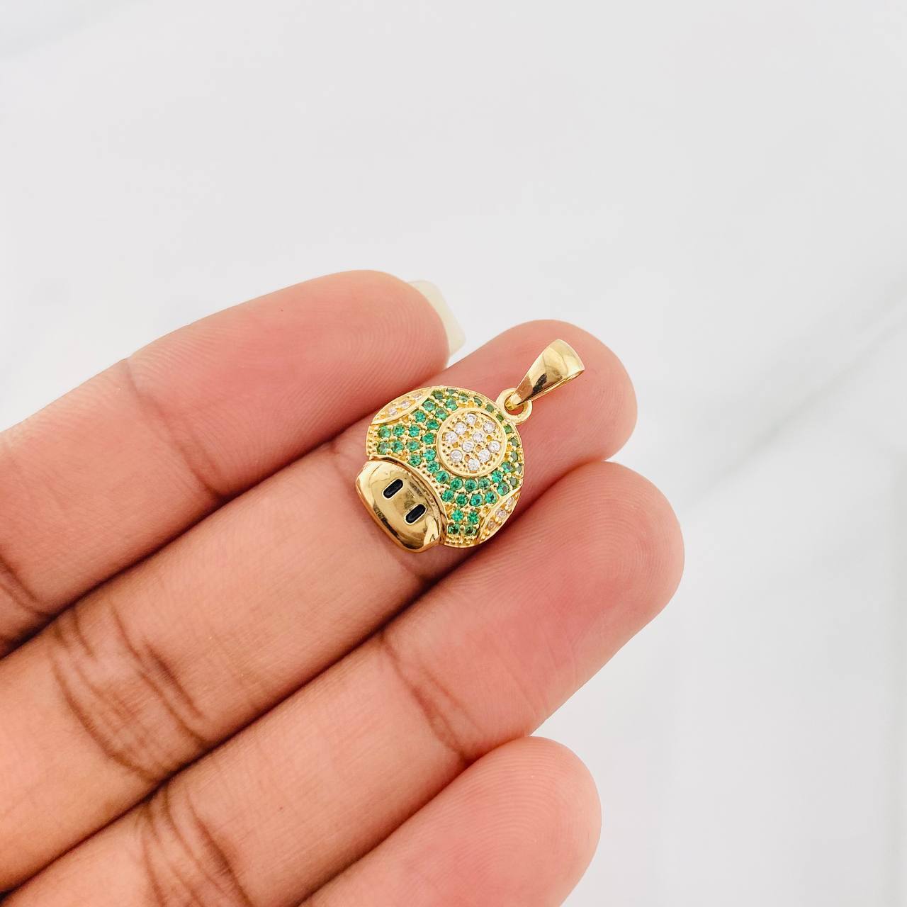 Animated Mushroom Pendant 2.15g / 1/2 in Yellow Gold 18K