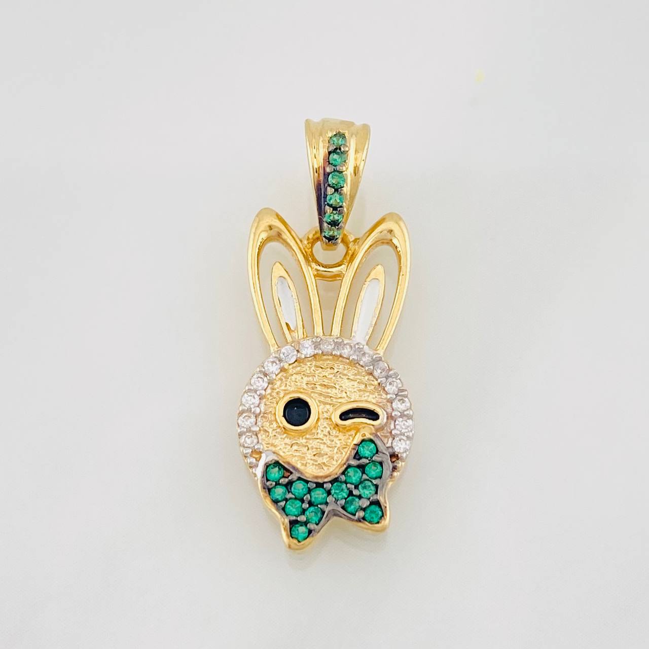 Dije Conejo 2.45g / 1 in Dos Oros Negro Amarillo 18K