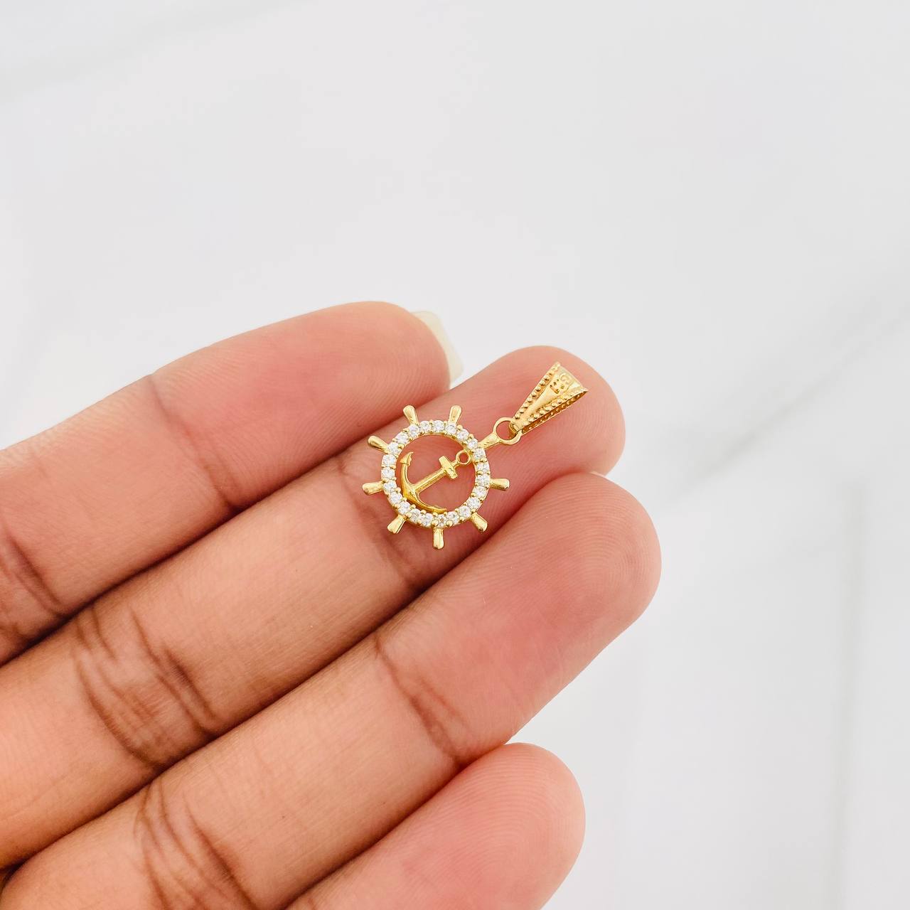 Dije Ancla Timon 0.85g / 3/4 in Oro Amarillo 18K