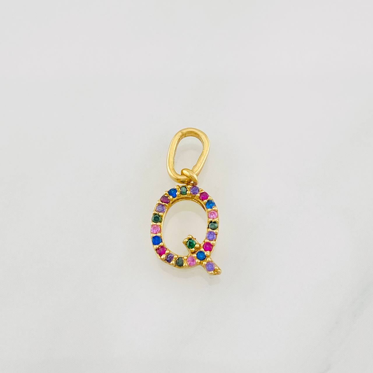 Dije Letra Q 0.65g / 1/2 in Oro Amarillo 18K
