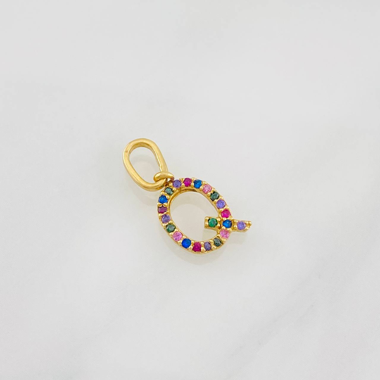 Dije Letra Q 0.65g / 1/2 in Oro Amarillo 18K