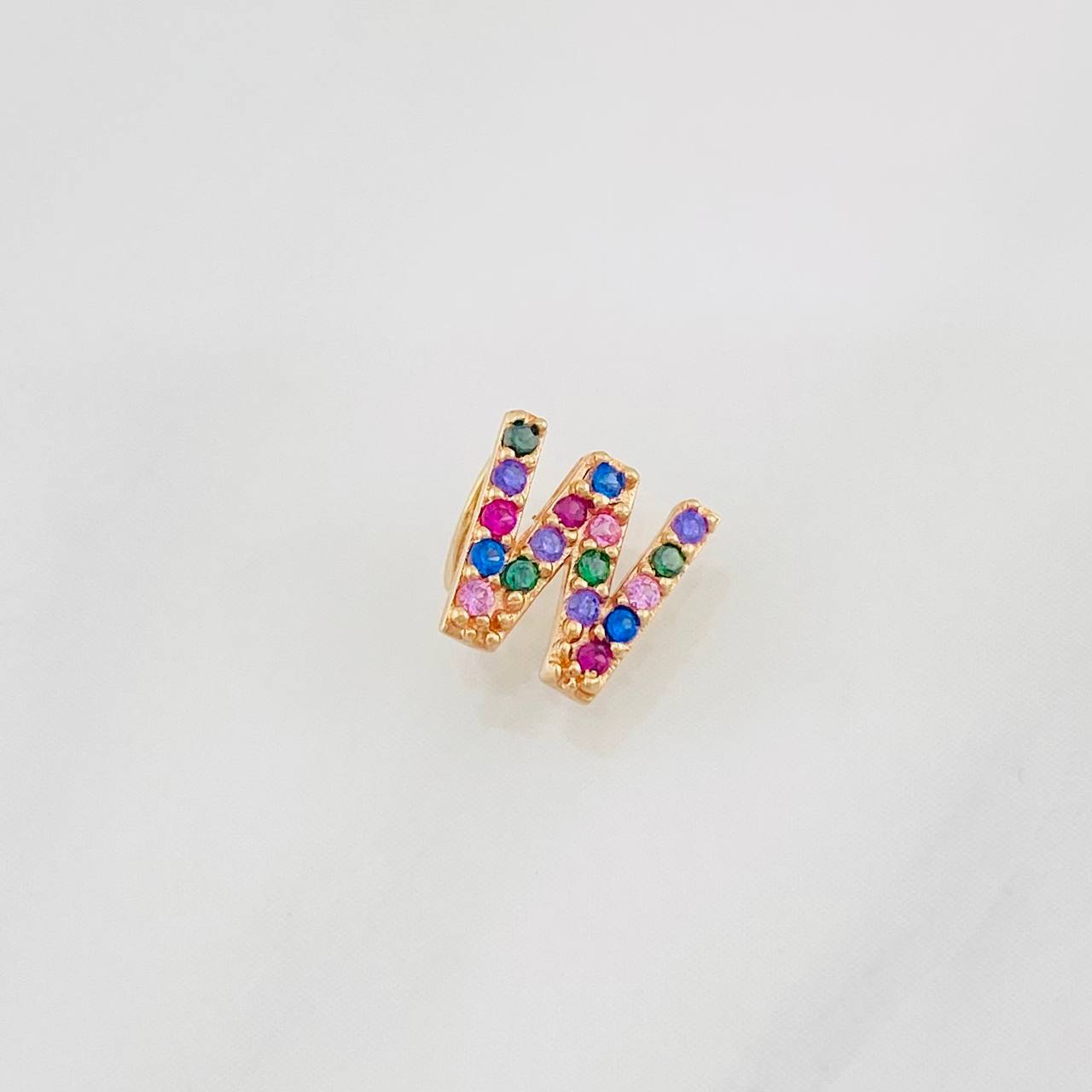 Dije Letra W 0.45g / 1/4 in Oro Rosa 18K