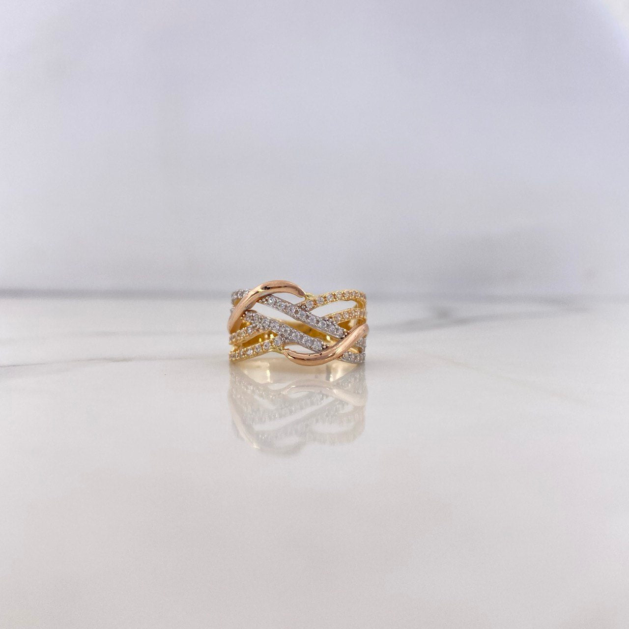 Rustic Ring Crossed Curves 4.65gr / Size 5 3/4 / White Zircons Three 18K Golds #