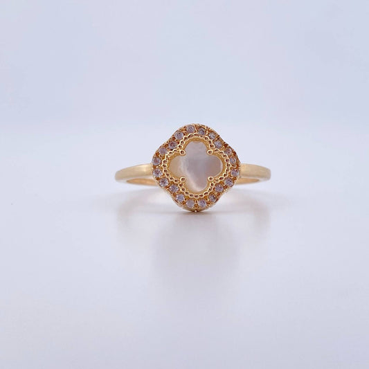 Anillo Trebol 2.75gr / T6 1/4 / Nacar Blanco Circones Blancos Oro Amarillo 18K &