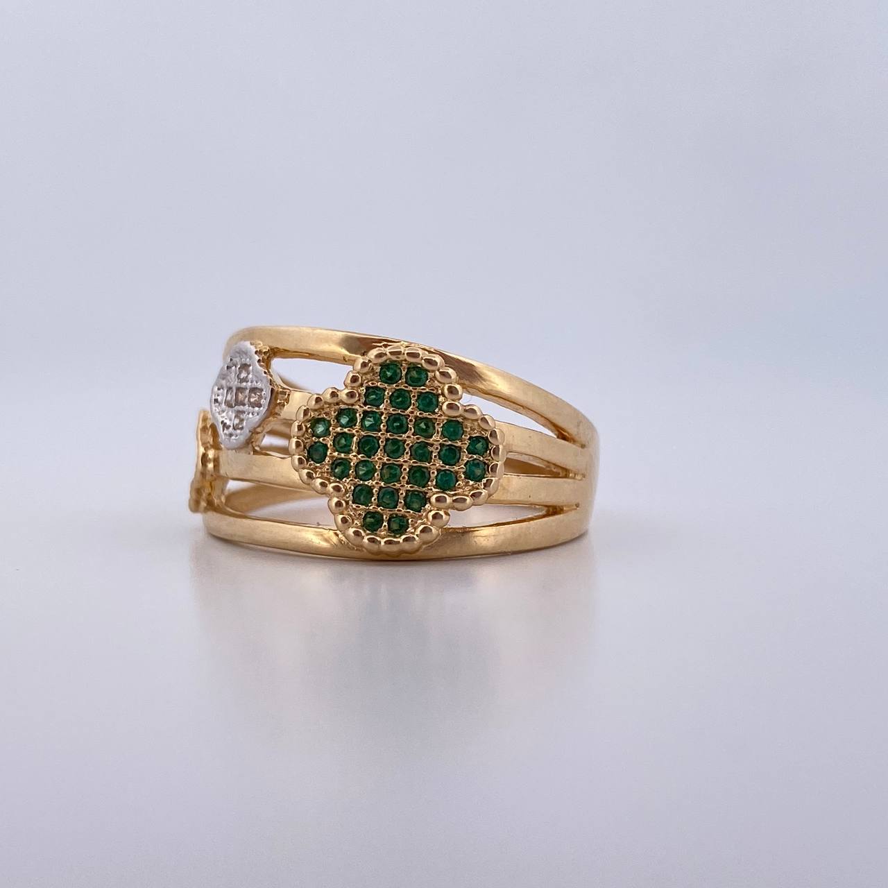 Anillo Trebol  5.4gr / T7 3/4 / Circones Blancos Verdes Dos Oros Amarillo Blanco 18K &