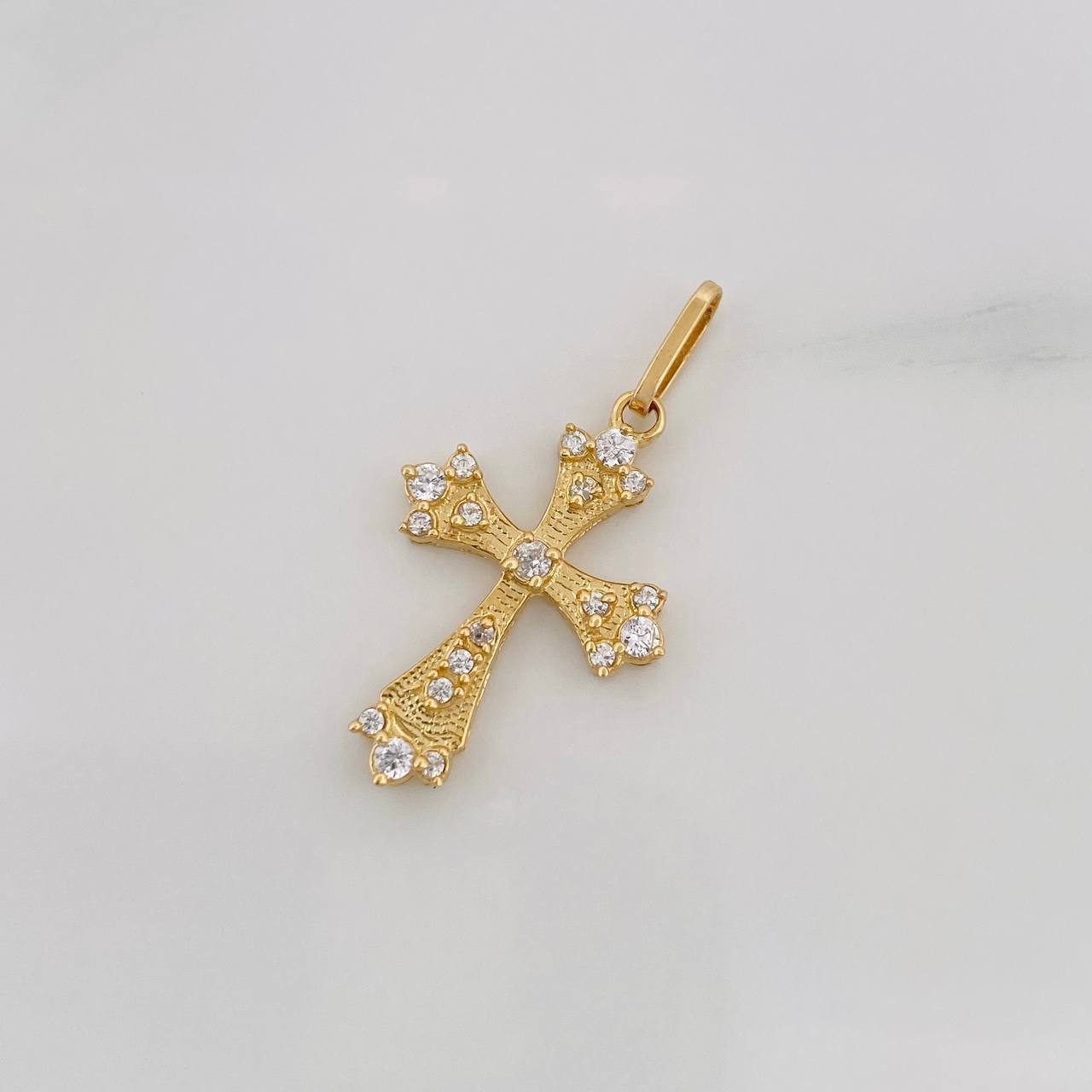 Dije Cruz Gótica 1.25g / 1 in Oro Amarillo 18K
