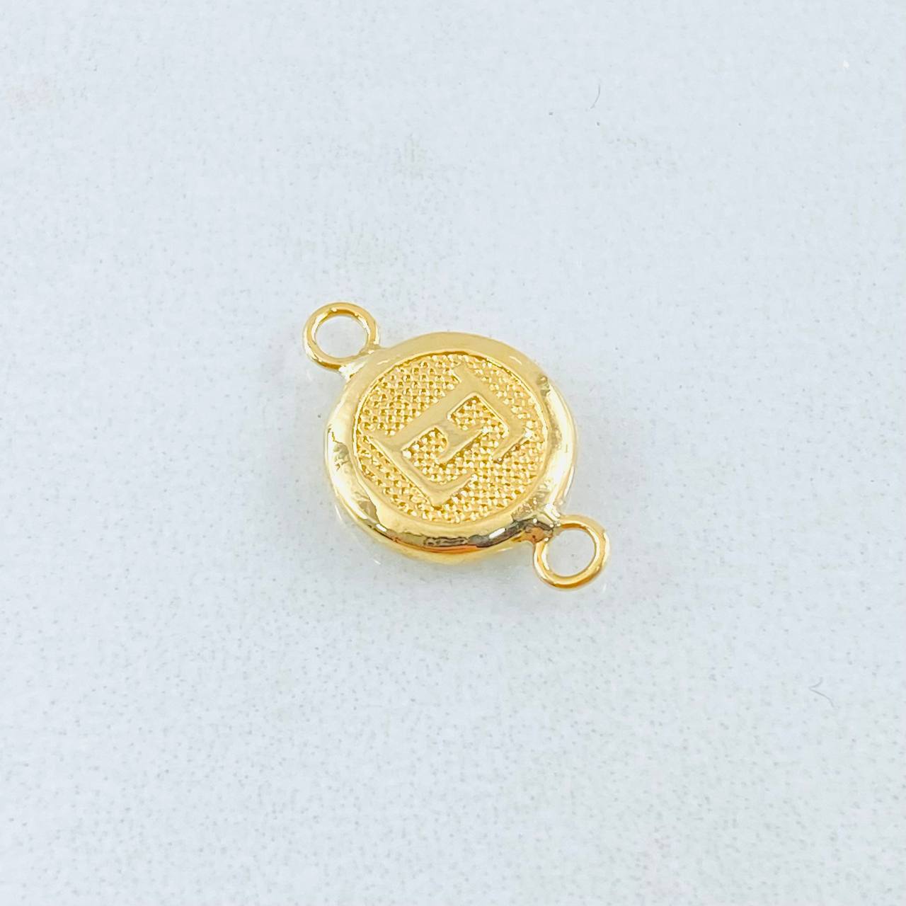 Herraje Letra E 0.4gr / 1/2 in / Oro Amarillo 18K *