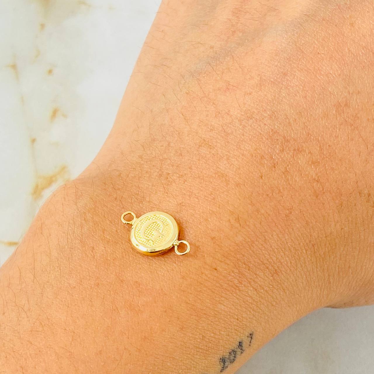 Herraje Letra G 0.4gr / 1/2 in / Oro Amarillo 18K *