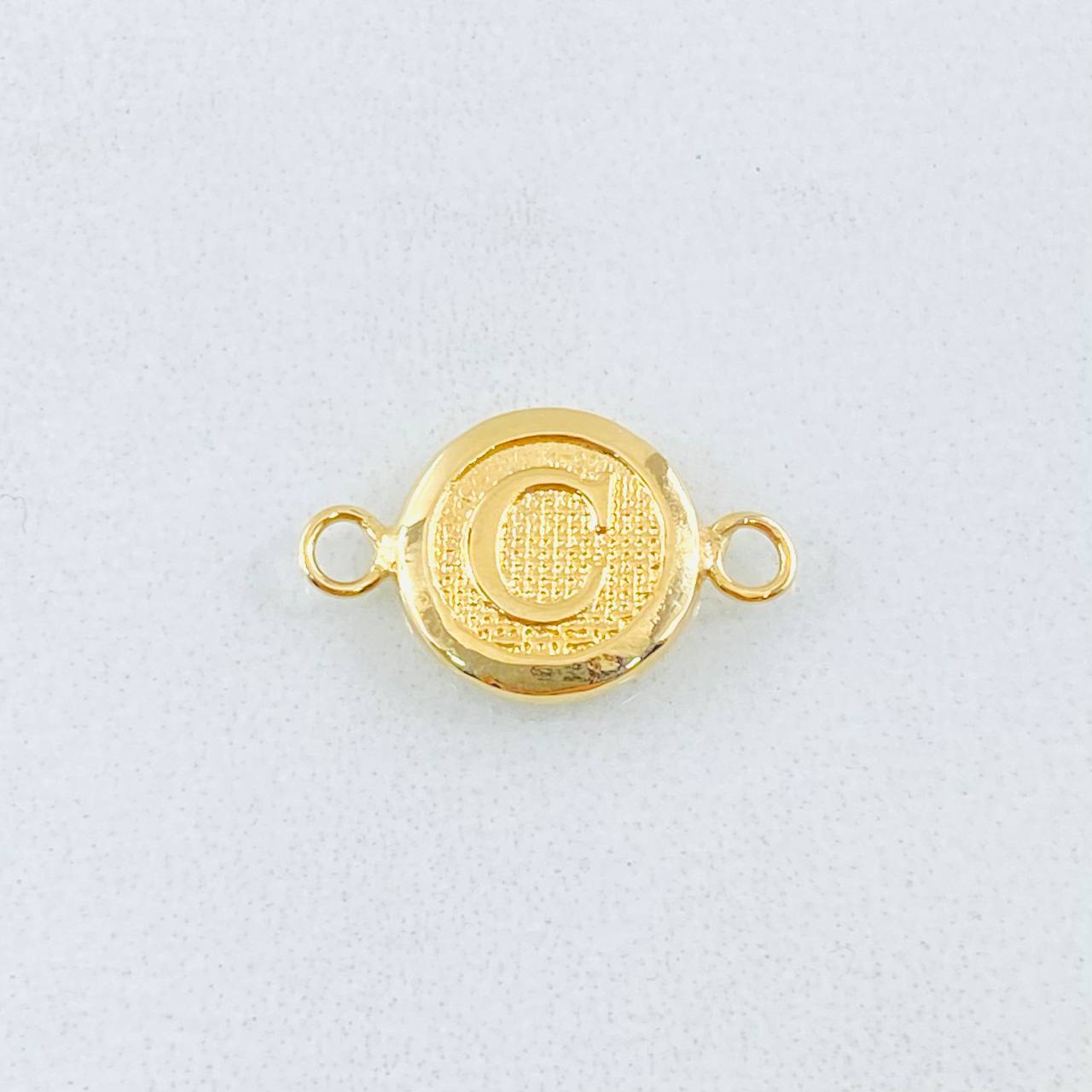 Herraje Letra C 0.4gr / 1/2 in / Oro Amarillo 18K