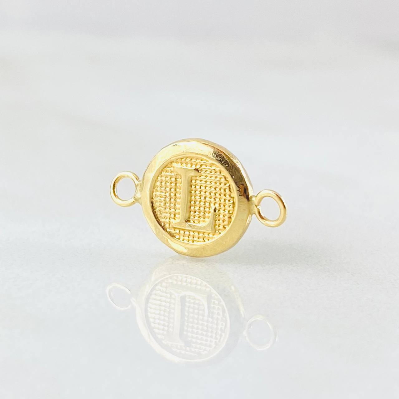 Herraje Letra L 0.4gr / 1/2 in / Oro Amarillo 18K *