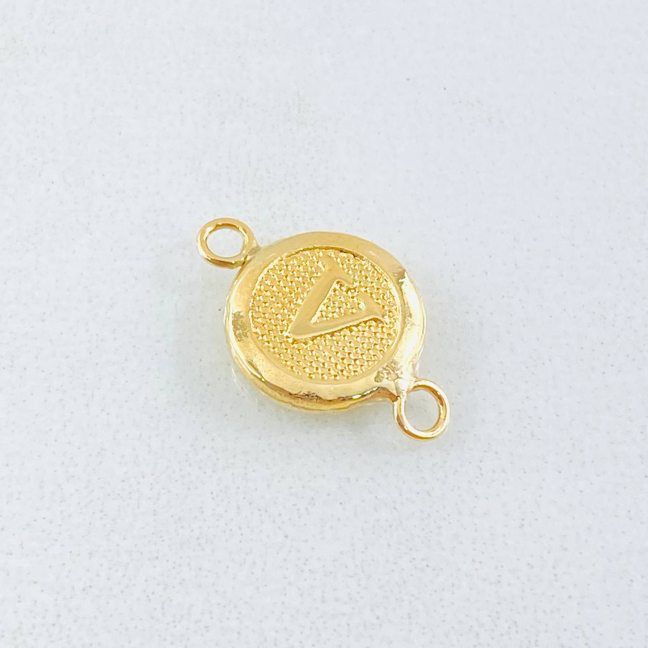 Herraje Letra V 0.4gr / 1/2 in / Oro Amarillo 18K ©