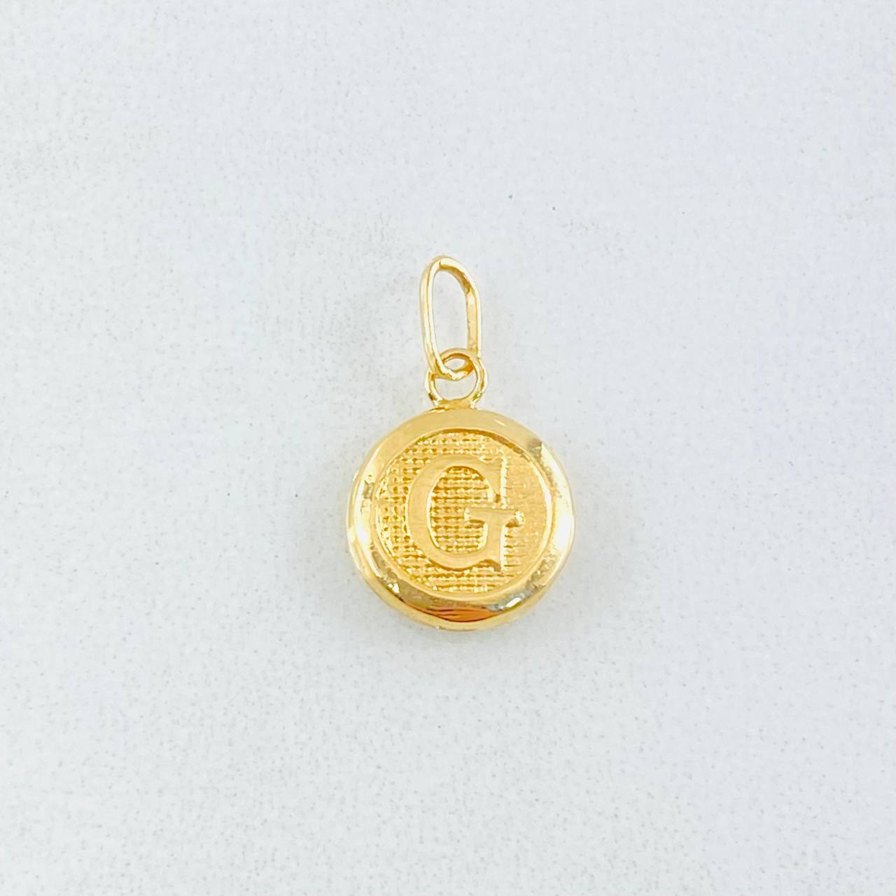 Dije Letra G 0.4gr / 3/4 in / Oro Amarillo 18K