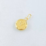 Dije Letra V 0.4gr / 3/4 in / Oro Amarillo 18K ©