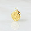 Pendant Letter V Textured Circle 0.4gr / 1/2 in / Yellow Gold 18K