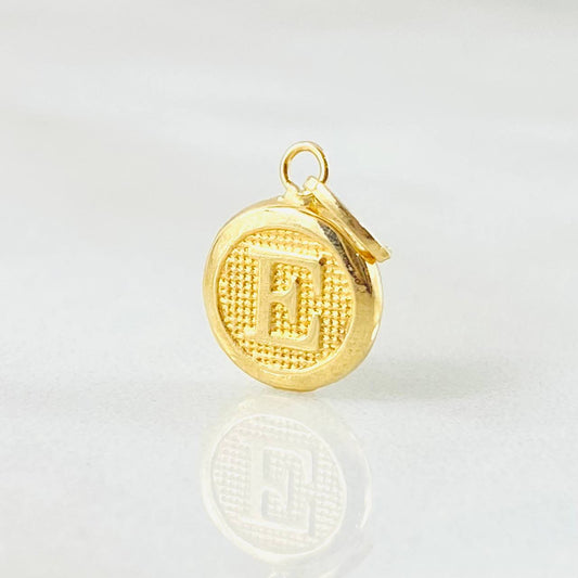Dije Letra E Circulo Texturizado 0.4gr / 1/2 in / Oro Amarillo 18K *