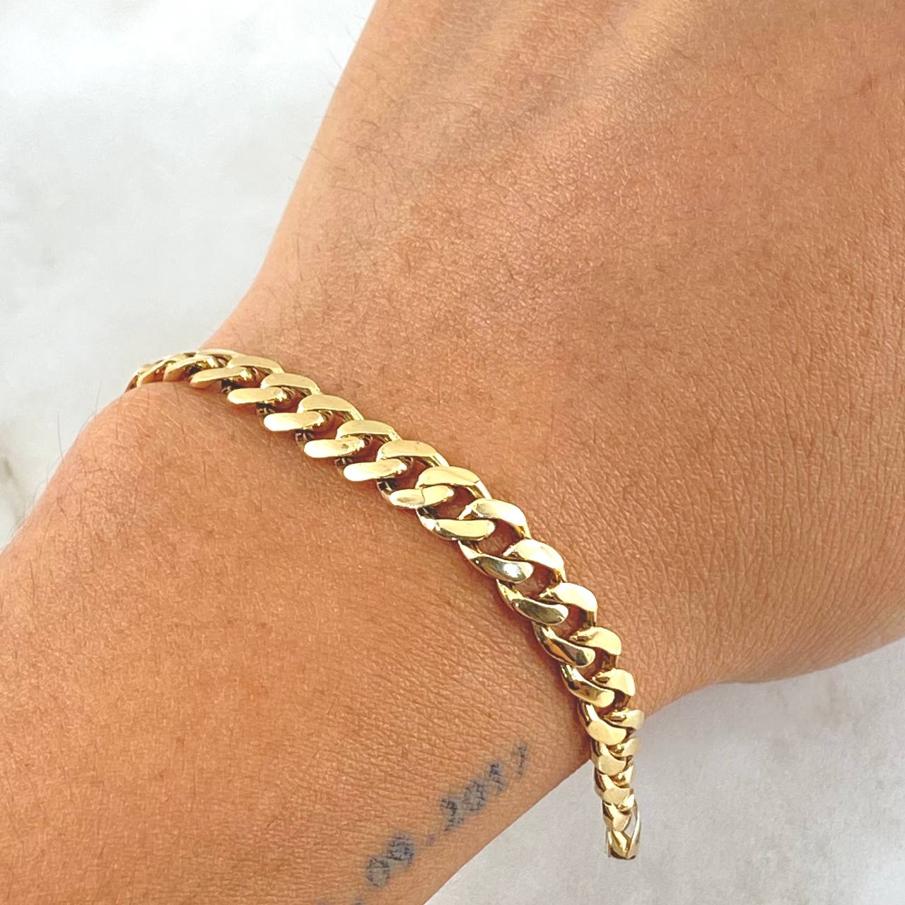 Pulso Cubano 9.45gr / 22cm / 6mm Oro Amarillo 18K ©