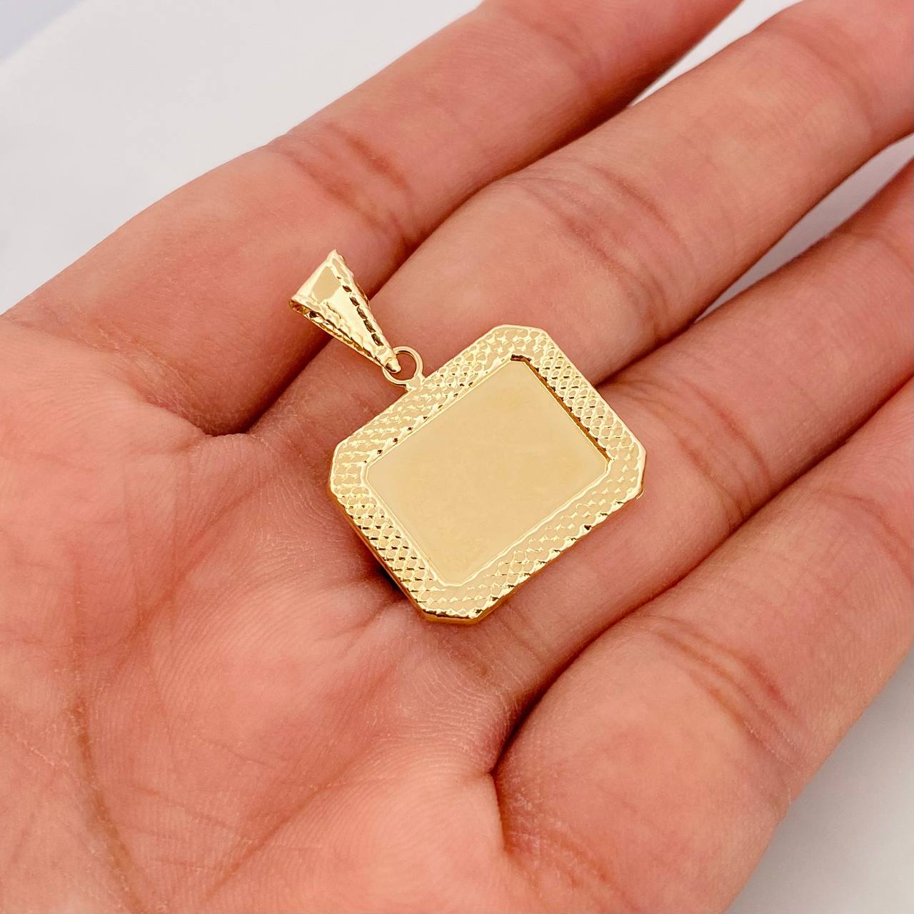 Pendant Rectangular Plate 1.15g / 1 in 18K Yellow Gold