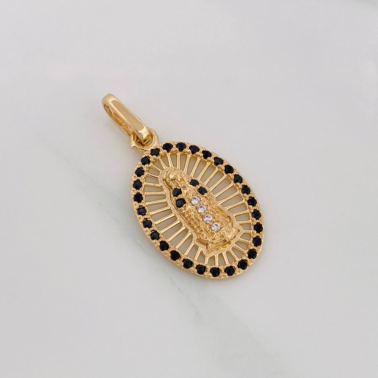 Pendant Guadalupe Virgin Medal 1.65g / 1 in 18K Yellow Gold
