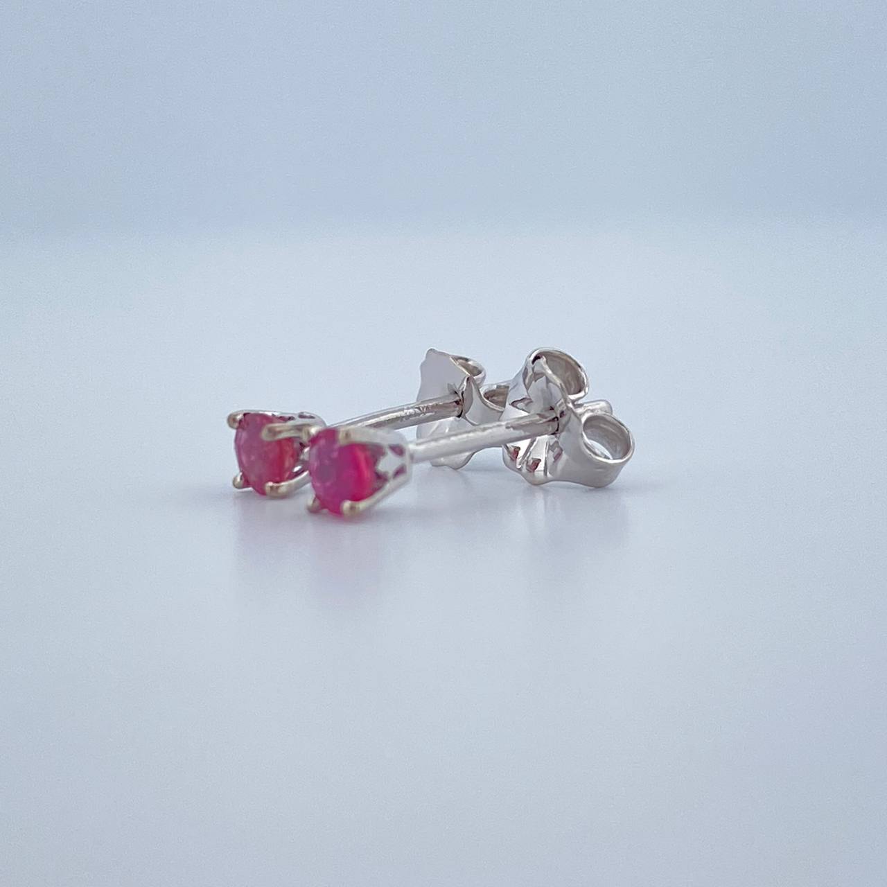 Stud Earrings Four Prongs Ruby 0.8gr / White Gold 18K %