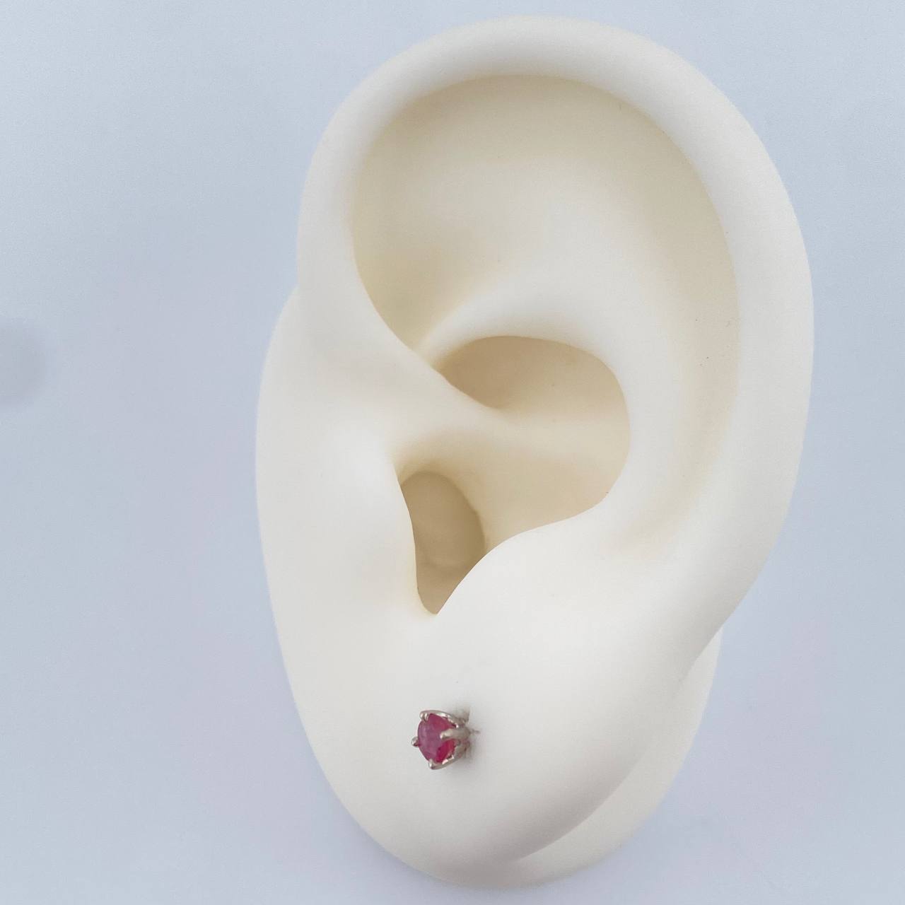 Stud Earrings Four Prongs Ruby 0.8gr / White Gold 18K %
