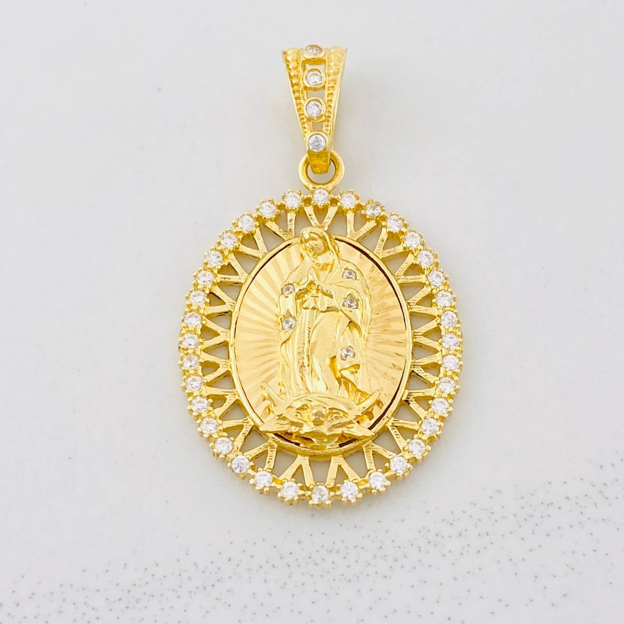 Pendant Virgin of Guadalupe 4.55g / 1 1/2 in Yellow Gold 18K