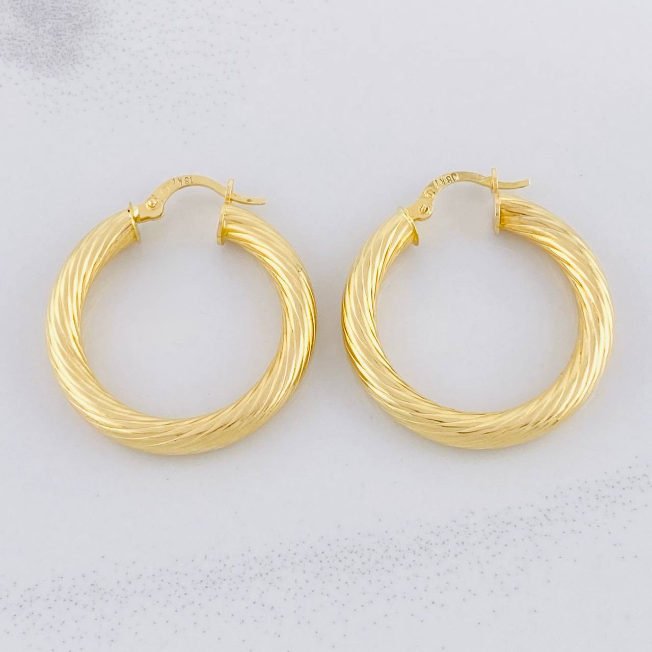 Hoop Earrings Lore 4.35g / 1 1/4 in 18K Yellow Gold